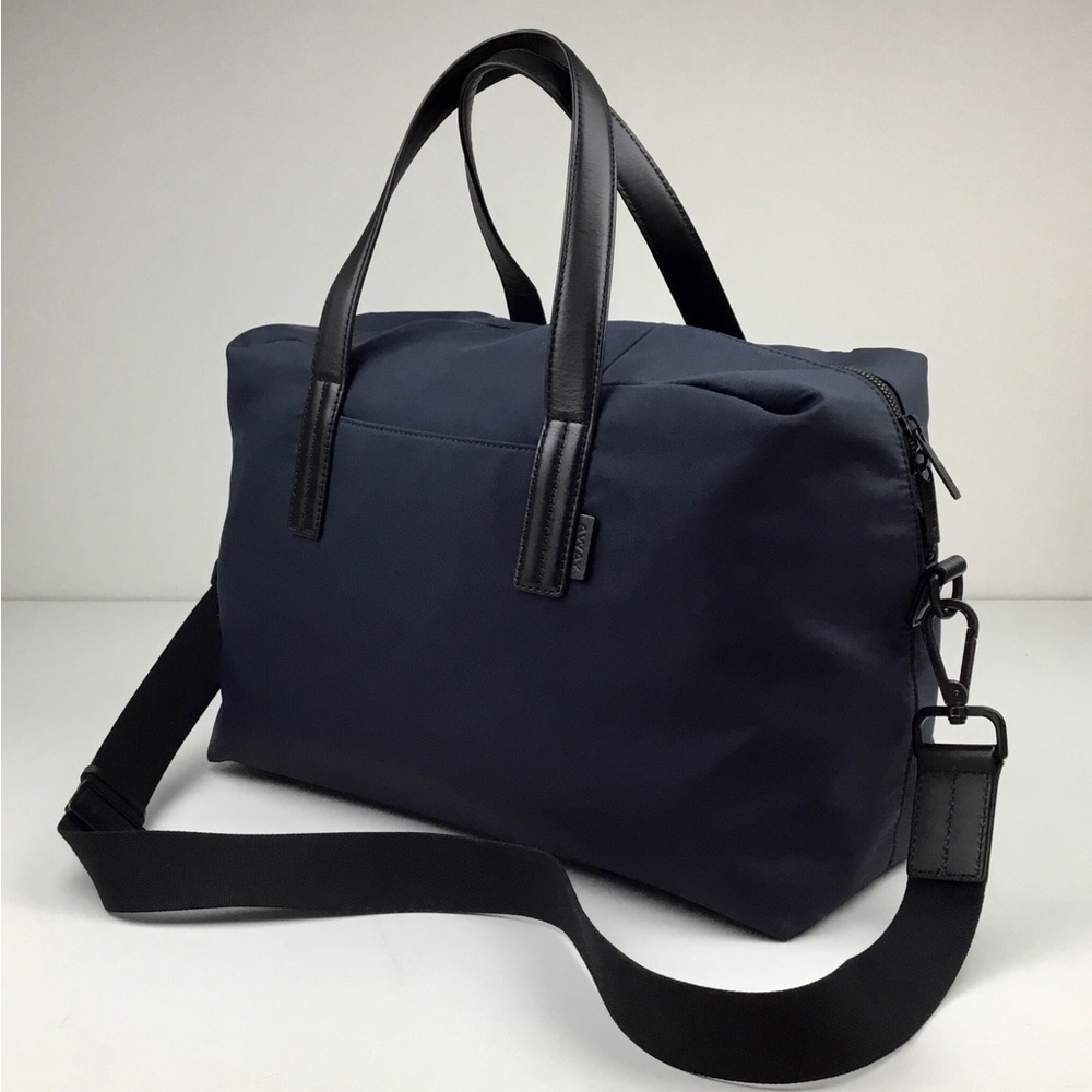 Away Luggage The Everywhere Bag Navy Blue Messenger Duffle